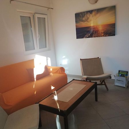 Apartments And Rooms Njivice Bilik gambar