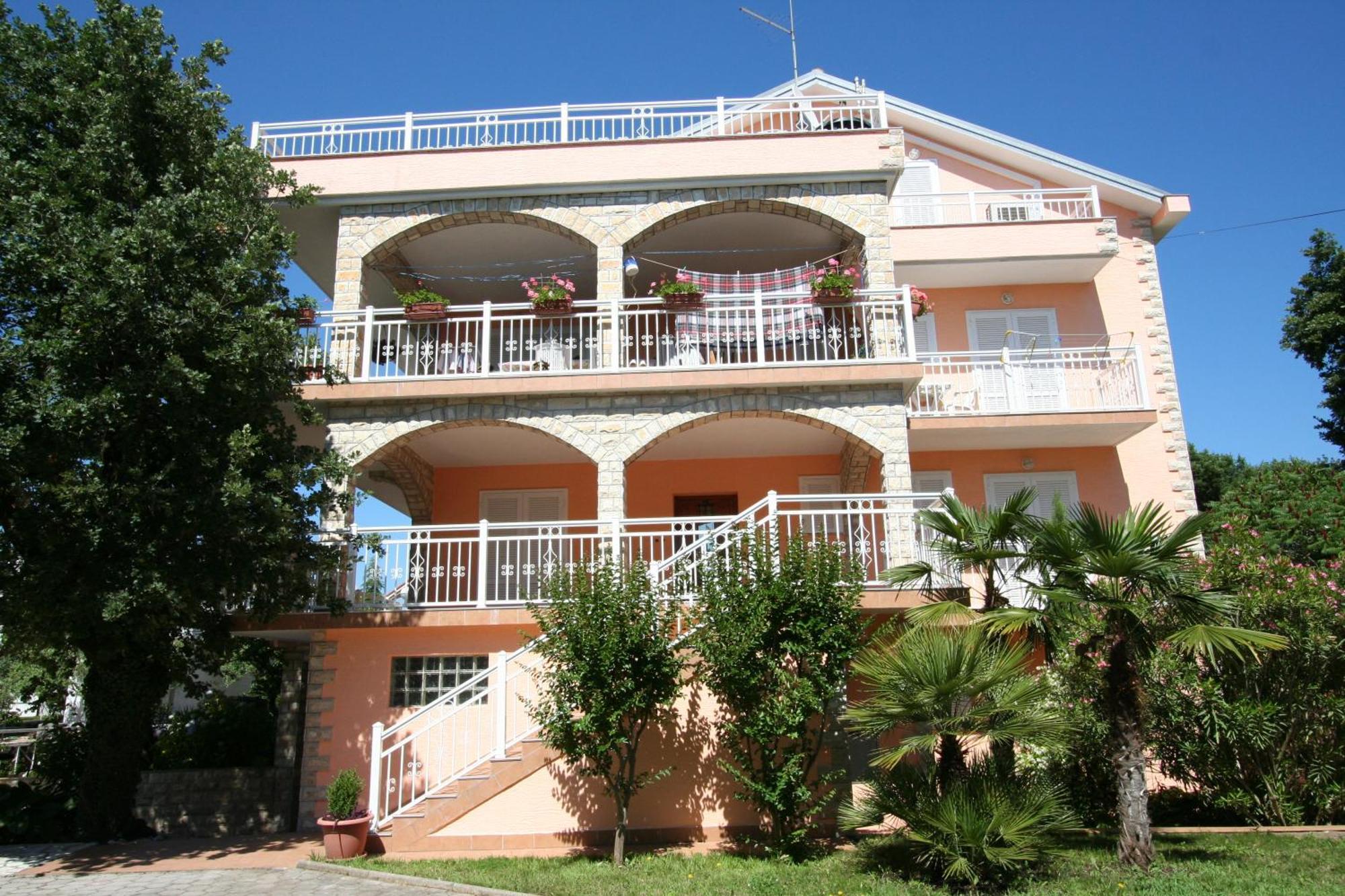 Apartments And Rooms Njivice Luaran gambar