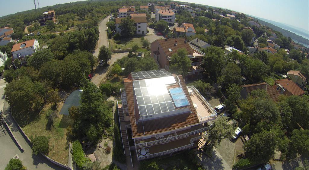 Apartments And Rooms Njivice Luaran gambar