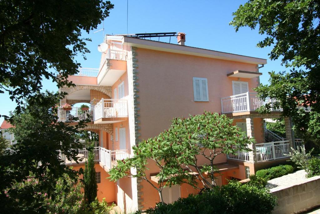Apartments And Rooms Njivice Bilik gambar