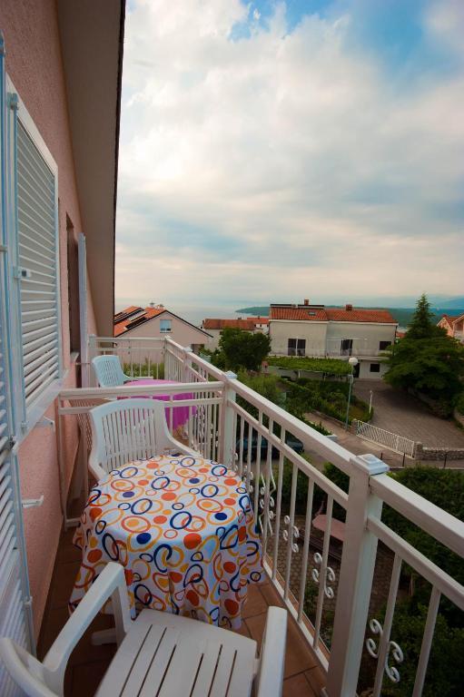 Apartments And Rooms Njivice Bilik gambar